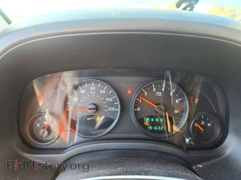 2011 Jeep COMPASS (VIN 1J4NF1FB8BD239336) — photo 9 of 13