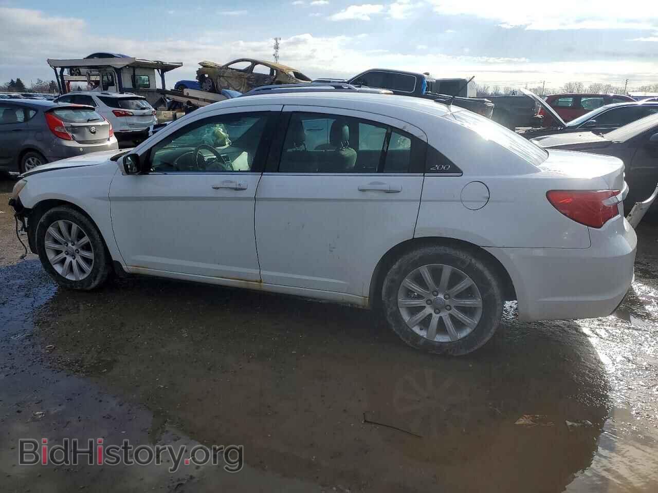 2011 CHRYSLER 200 - VIN: 1C3BC1FB4BN556496 - Photo 2
