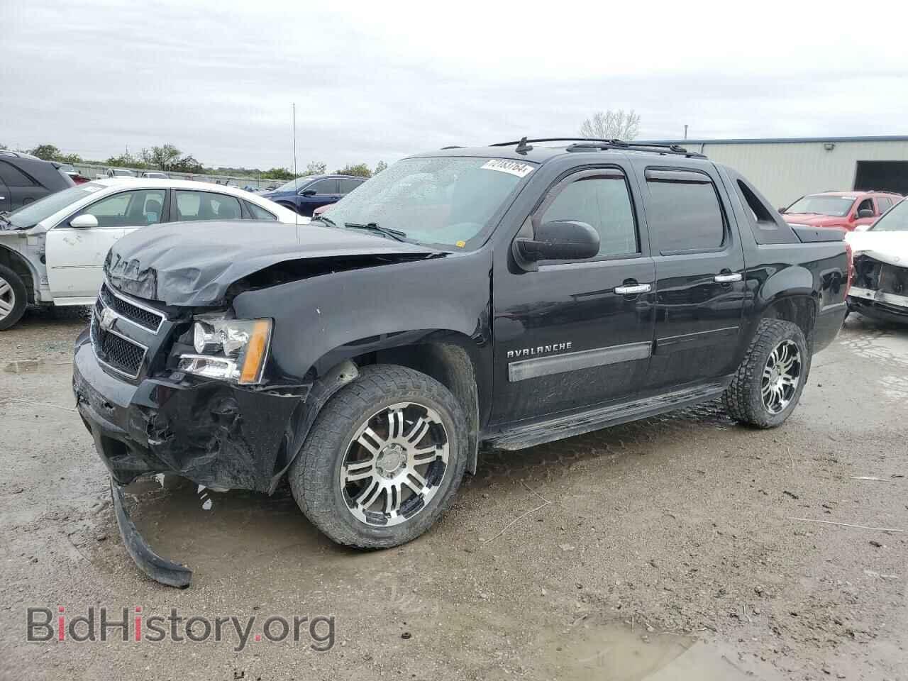 Photo 3GNMCEE01BG269905 - CHEVROLET AVALANCHE 2011
