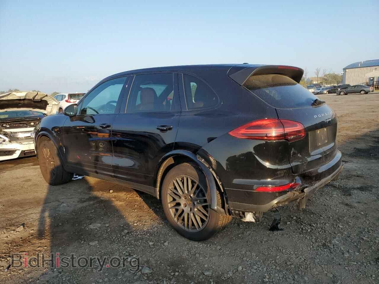 2017 PORSCHE CAYENNE - VIN: WP1AA2A2XHKA85117 - Photo 2