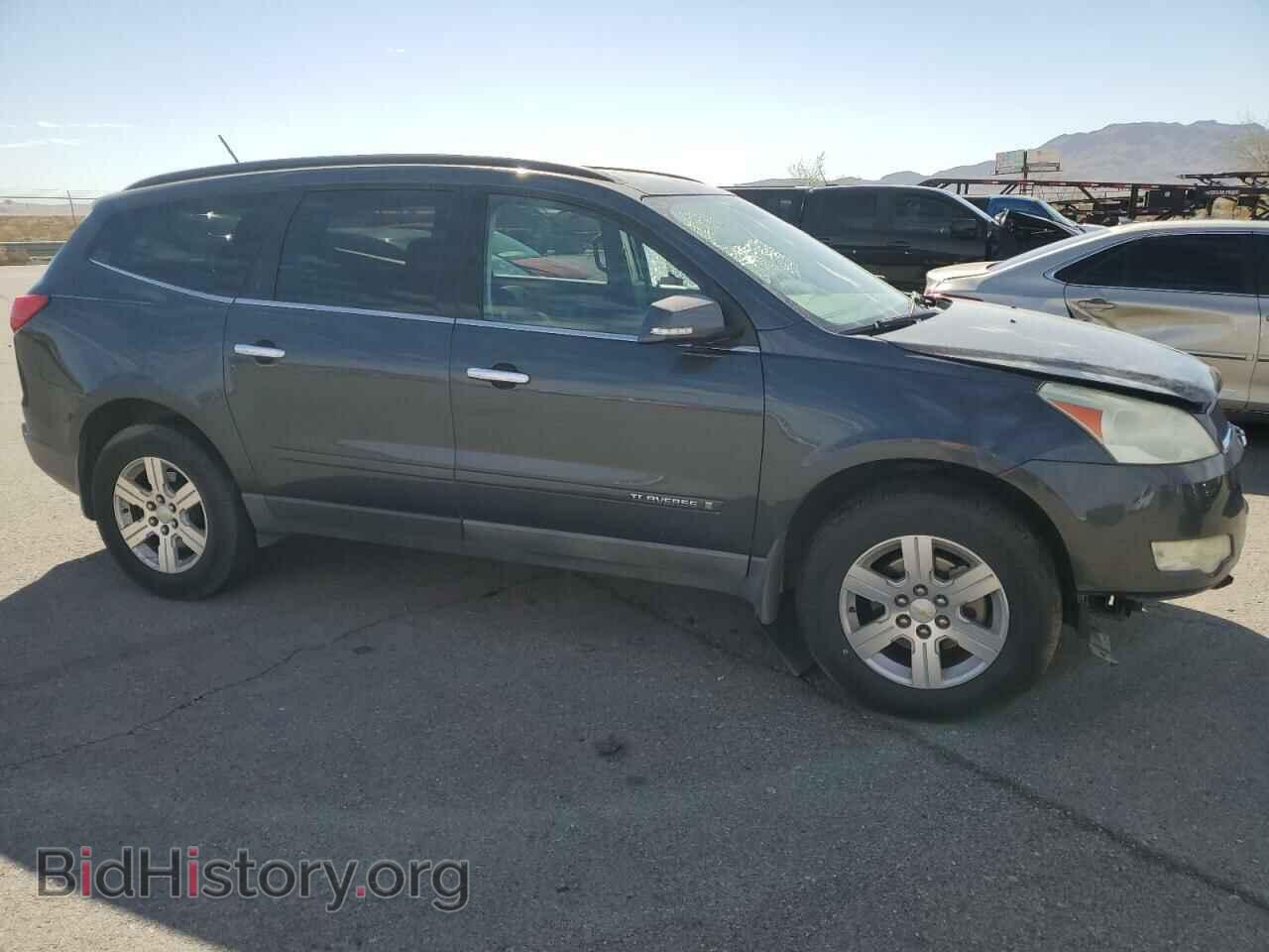 2010 CHEVROLET TRAVERSE - VIN: 1GNLVFED7AS101272 - Фото 4