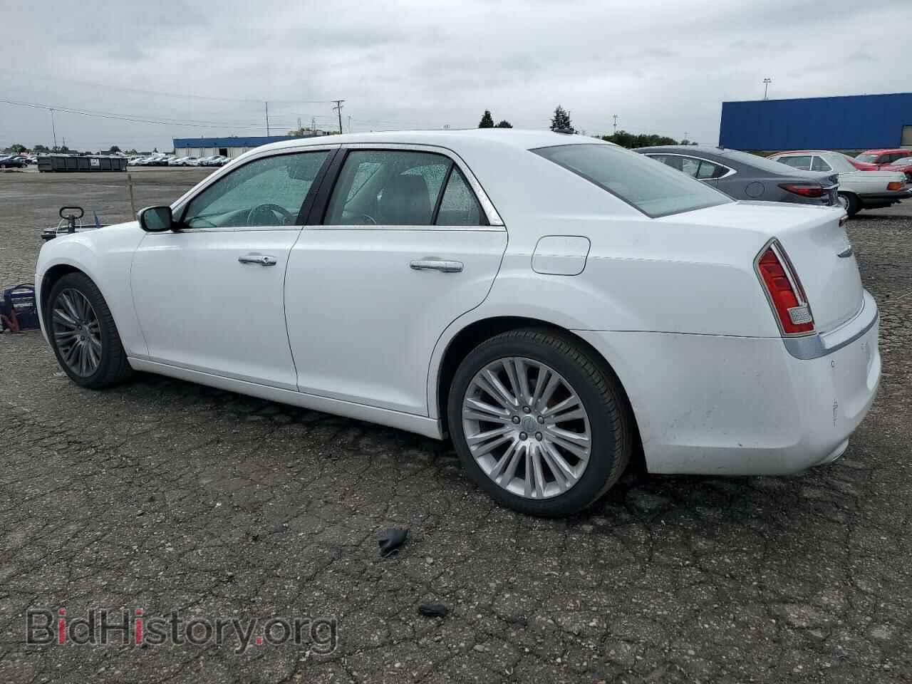 2013 CHRYSLER 300 - VIN: 2C3CCAPT5DH534062 - Фото 2