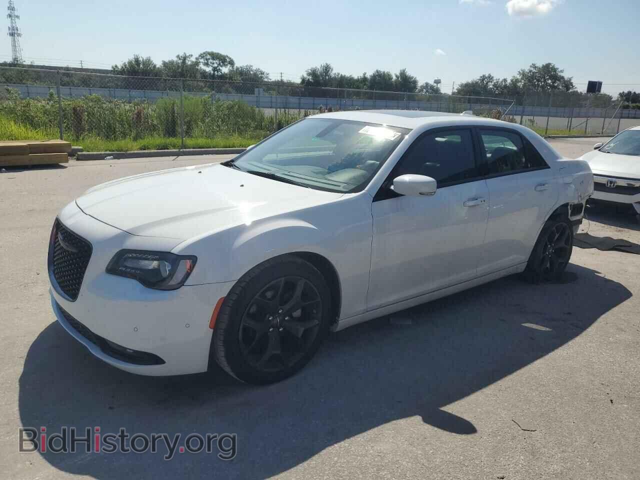Фотография 2C3CCABG1PH524210 - CHRYSLER 300 2023