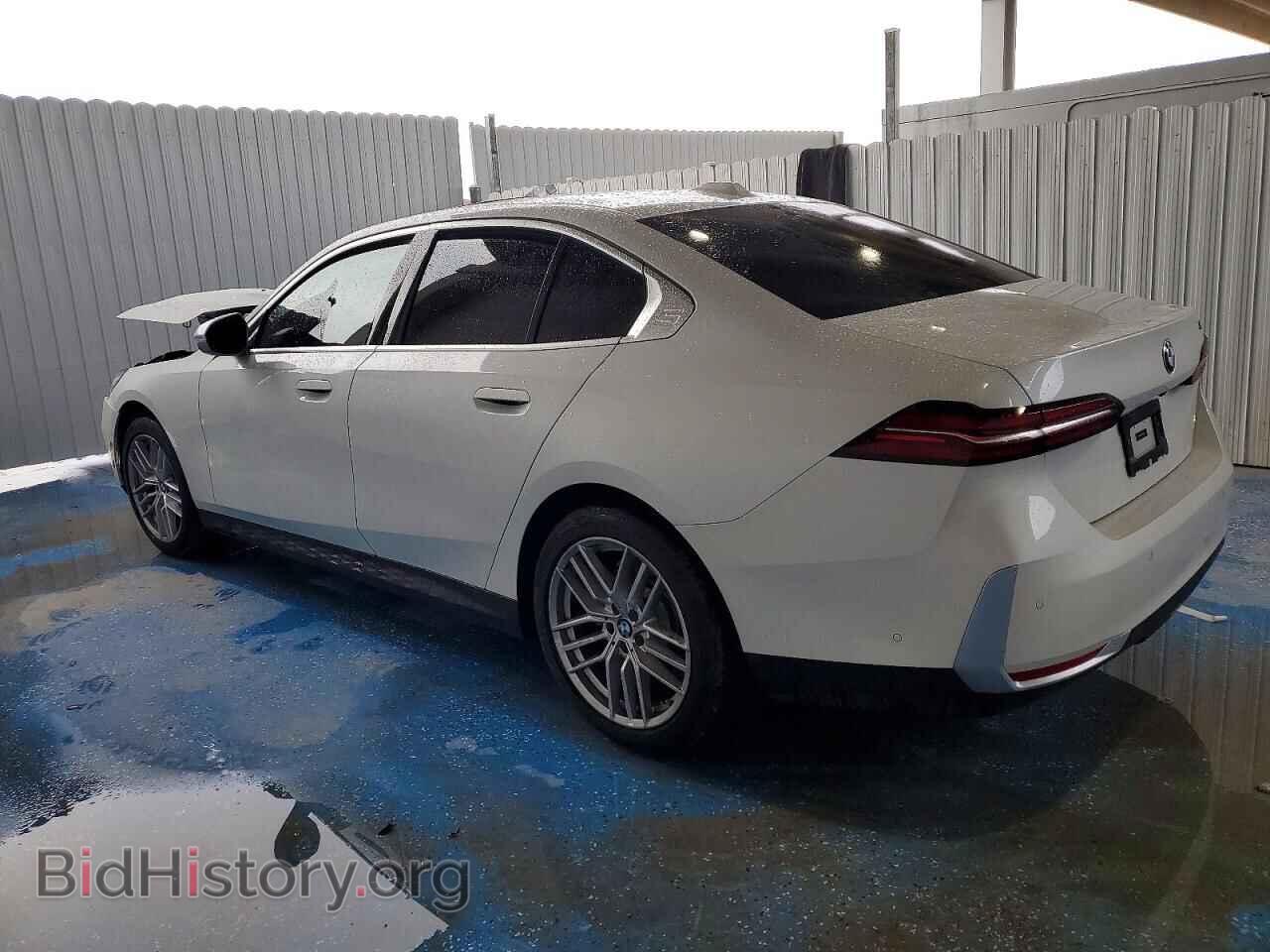 2025 BMW 5 SERIES - VIN: WBA43FJ04SCU71965 - Фото 2