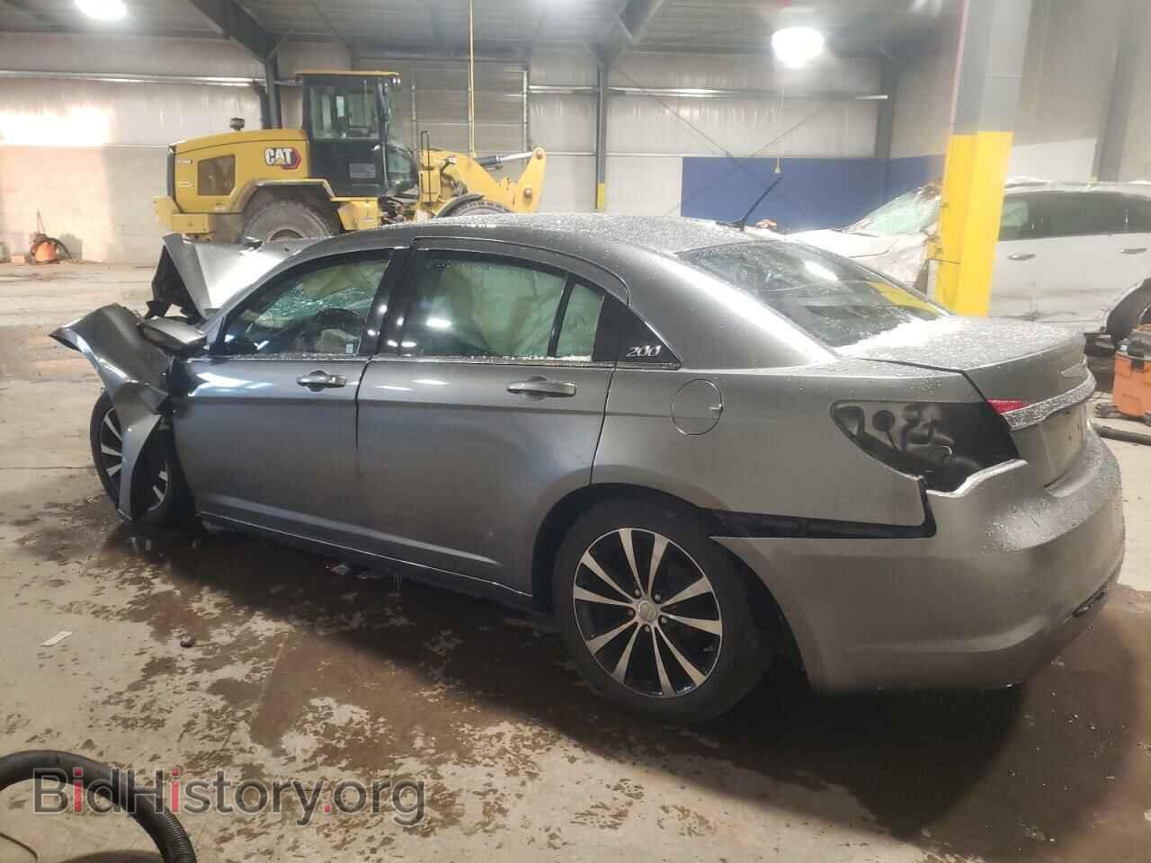 2013 CHRYSLER 200 - VIN: 1C3CCBBG0DN717876 - Фото 2