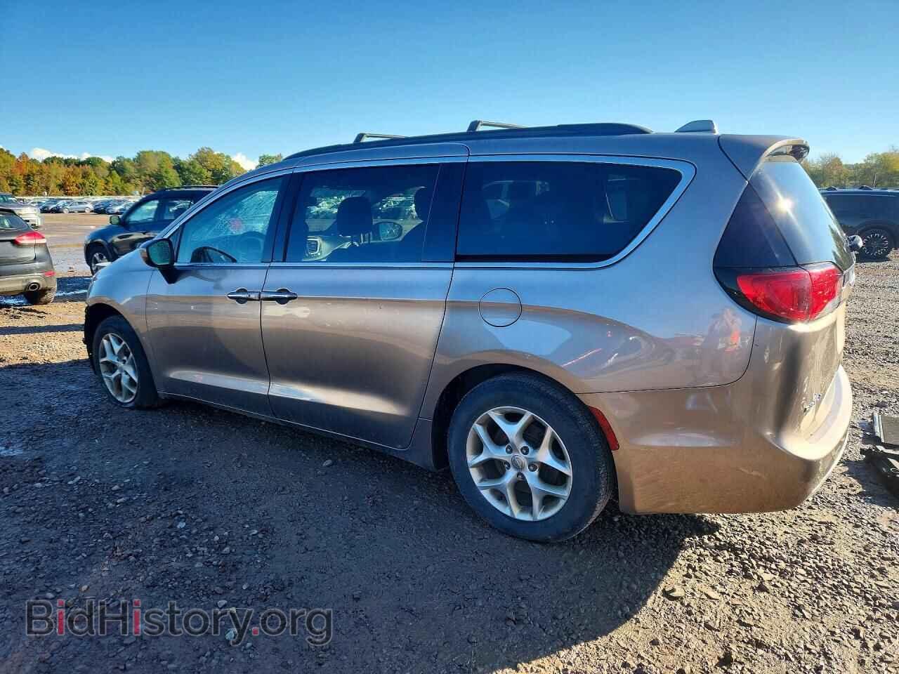 2017 Chrysler PACIFICA (VIN 2C4RC1BG3HR777434) — фото 2 из 14