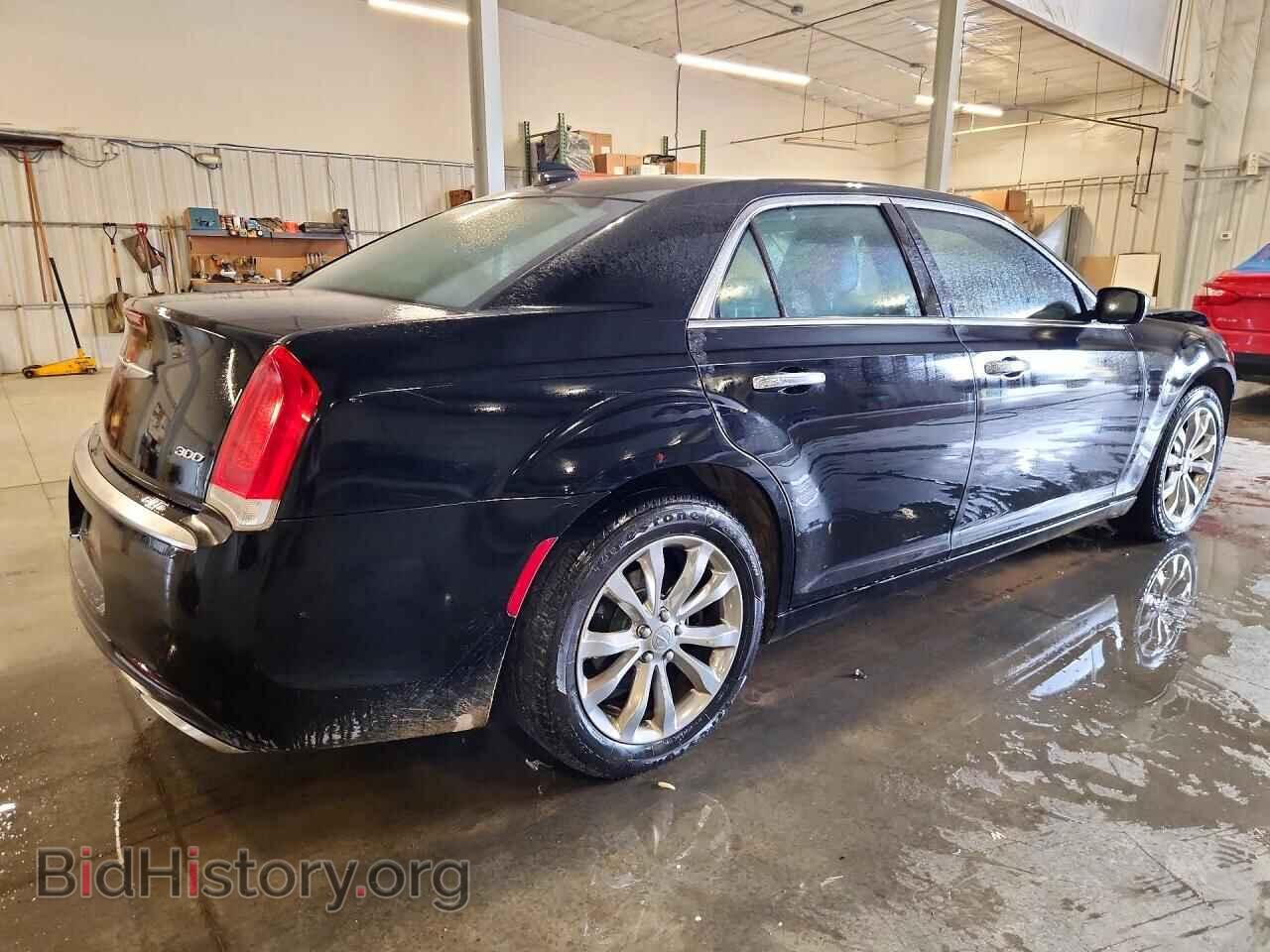 2019 CHRYSLER 300 - VIN: 2C3CCAKG4KH543021 - Фото 3