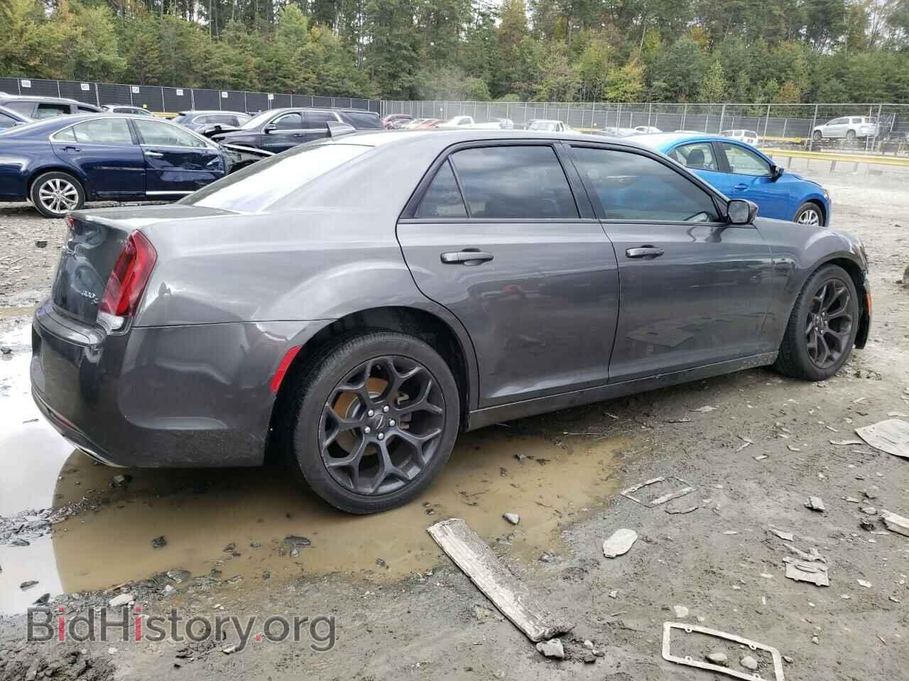 2019 CHRYSLER 300 - VIN: 2C3CCABG3KH618047 - Фото 3