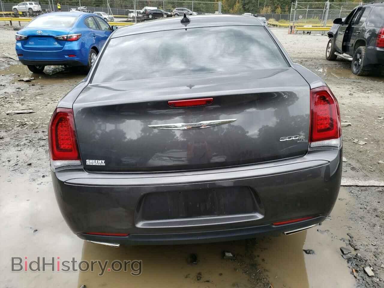2019 CHRYSLER 300 - VIN: 2C3CCABG3KH618047 - Фото 6