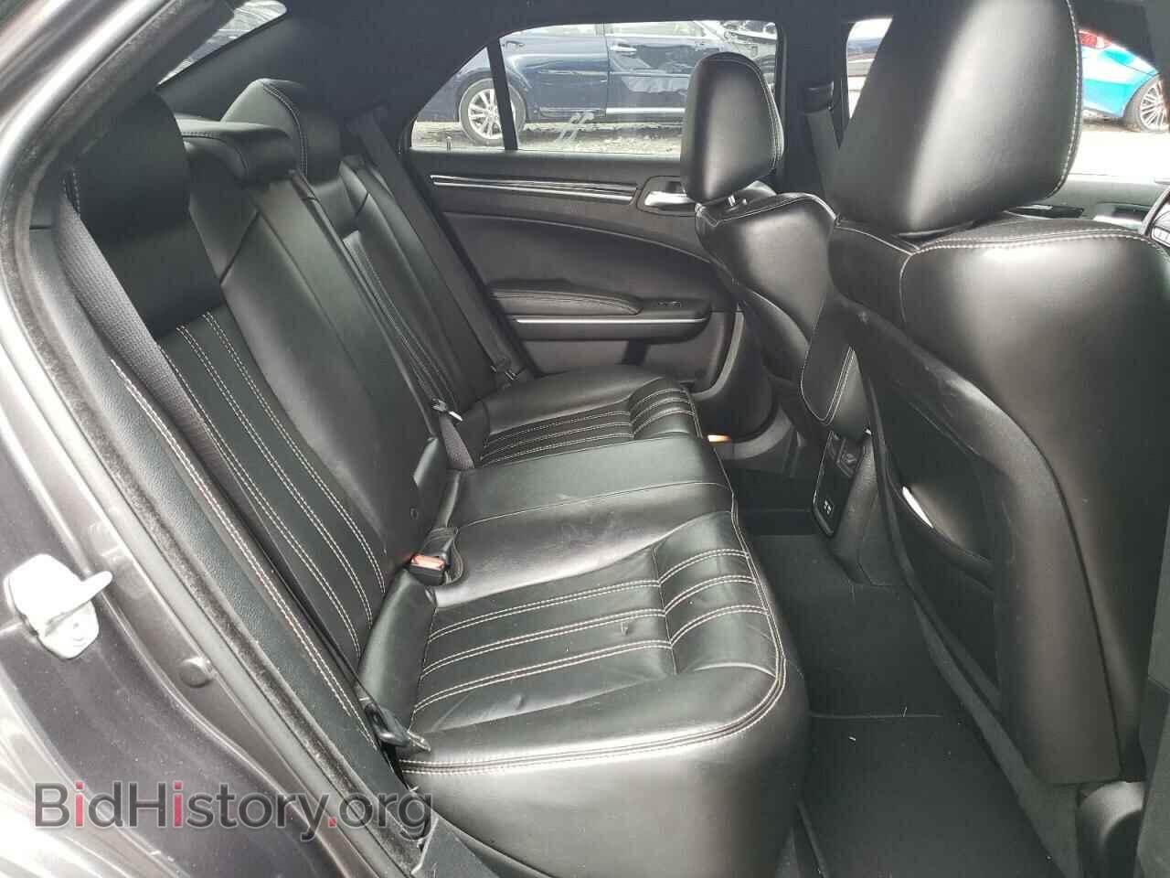 2019 CHRYSLER 300 - VIN: 2C3CCABG3KH618047 - Фото 10