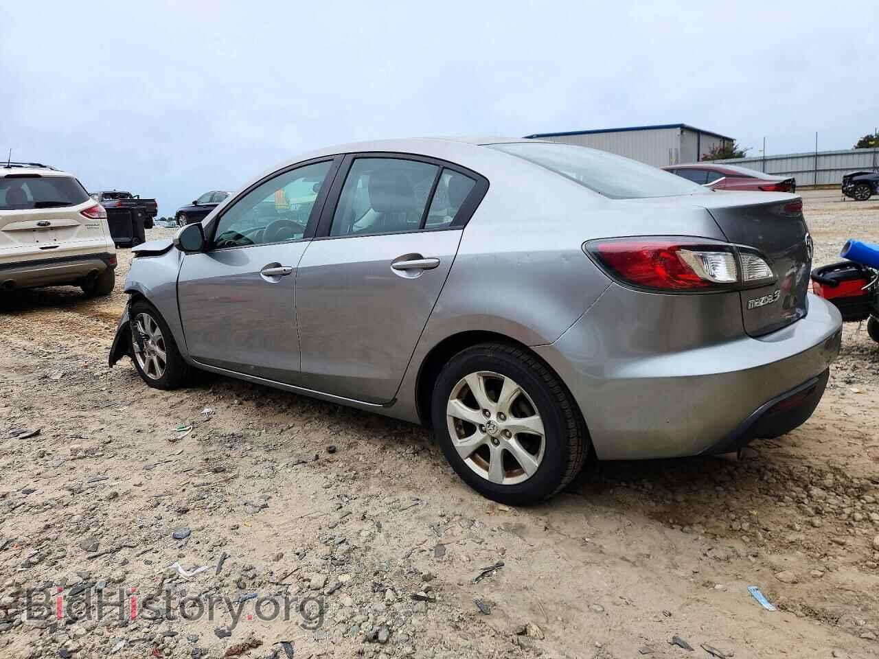 2011 MAZDA 3 - VIN: JM1BL1VF5B1900988 - Photo 2