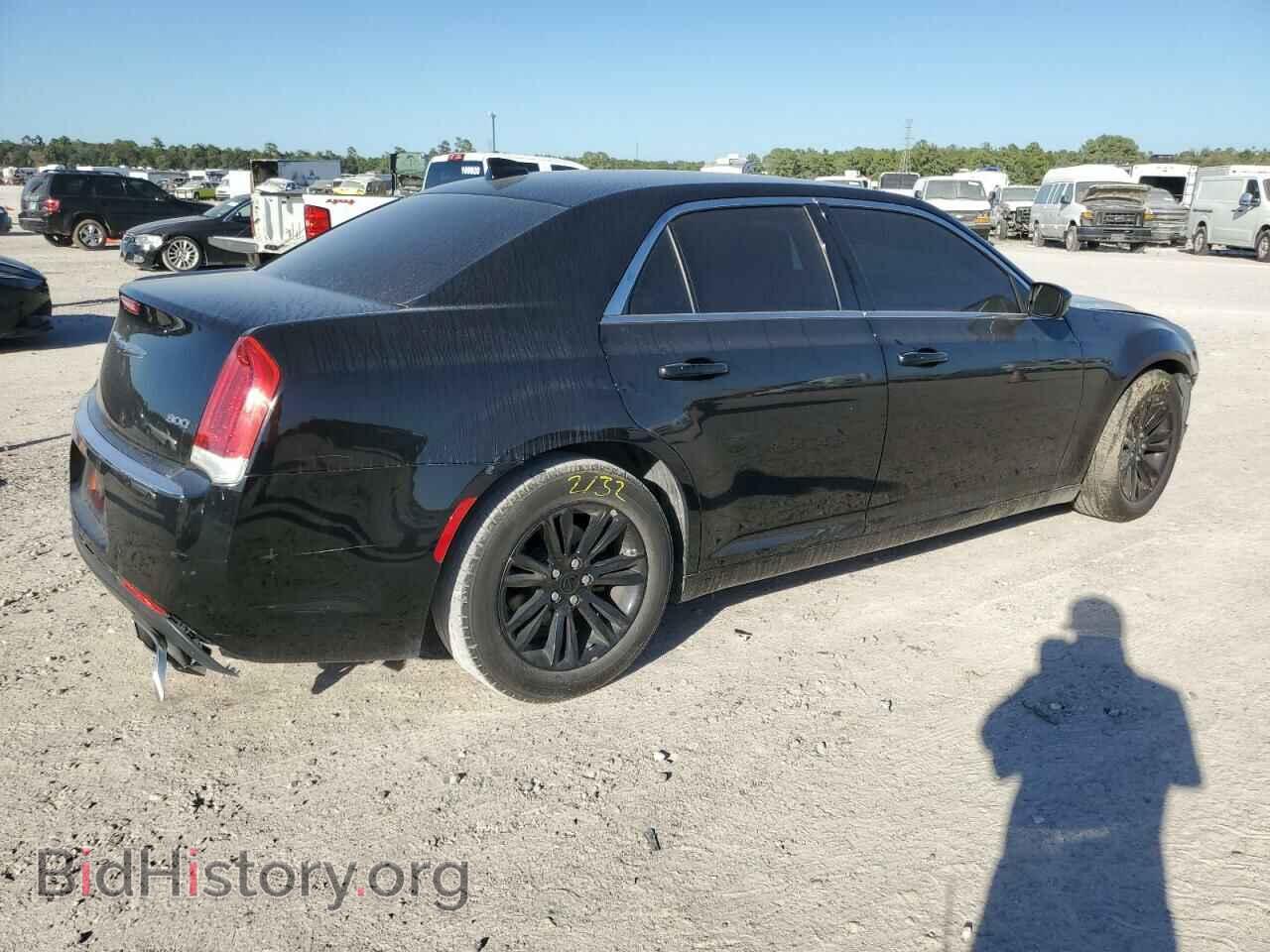 2019 CHRYSLER 300 - VIN: 2C3CCAAG0KH679423 - Фото 3