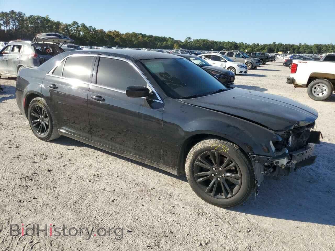 2019 CHRYSLER 300 - VIN: 2C3CCAAG0KH679423 - Фото 4