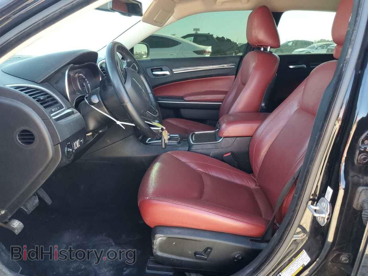 2019 CHRYSLER 300 - VIN: 2C3CCAAG0KH679423 - Фото 7