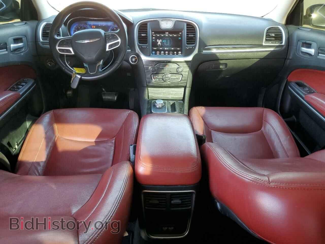 2019 CHRYSLER 300 - VIN: 2C3CCAAG0KH679423 - Фото 8