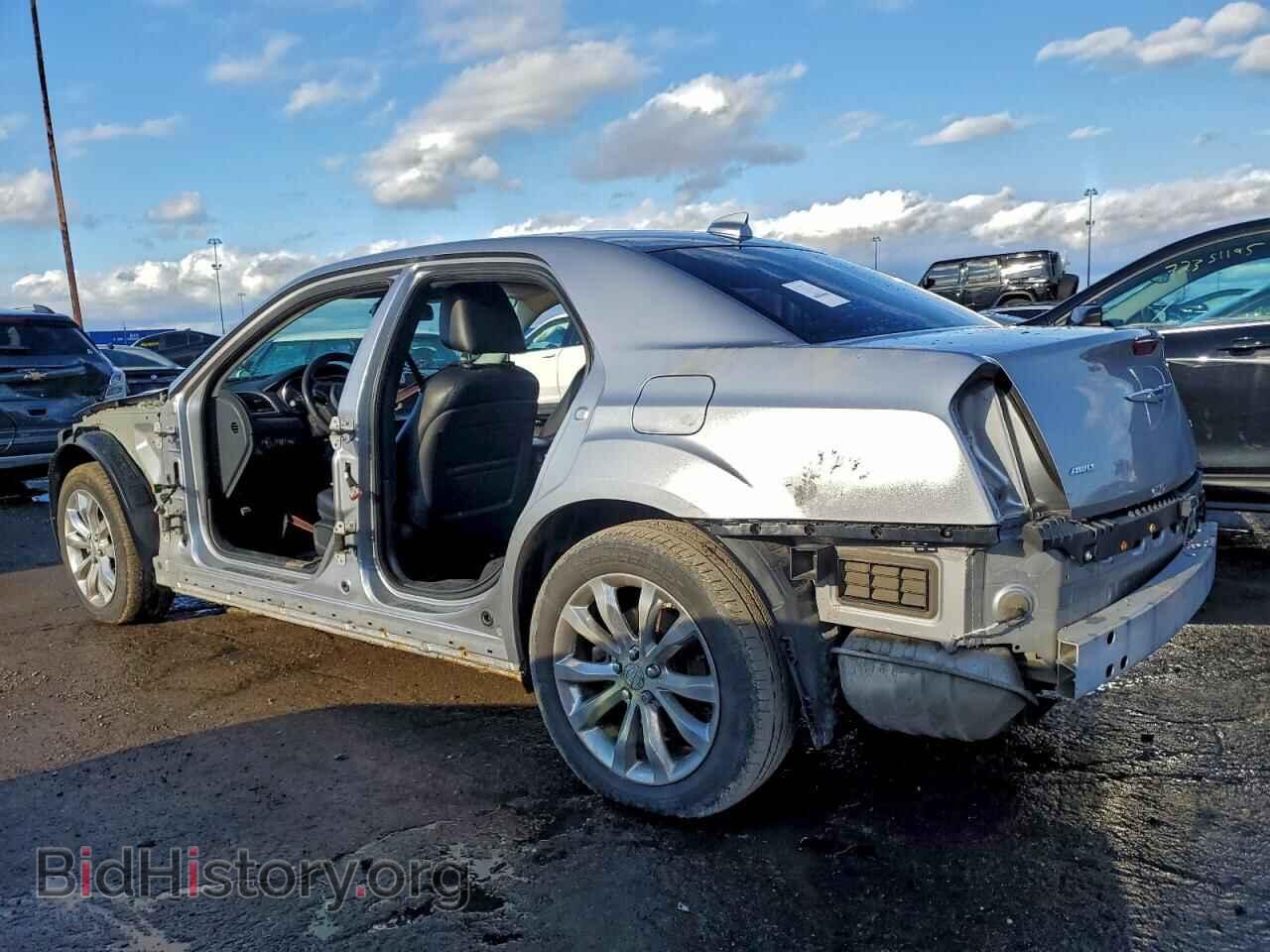 2016 CHRYSLER 300 - VIN: 2C3CCARG3GH124316 - Фото 2