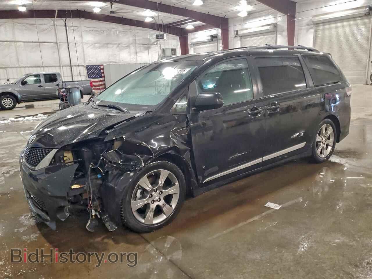 Фотография 5TDXK3DC1BS045933 - TOYOTA SIENNA 2011