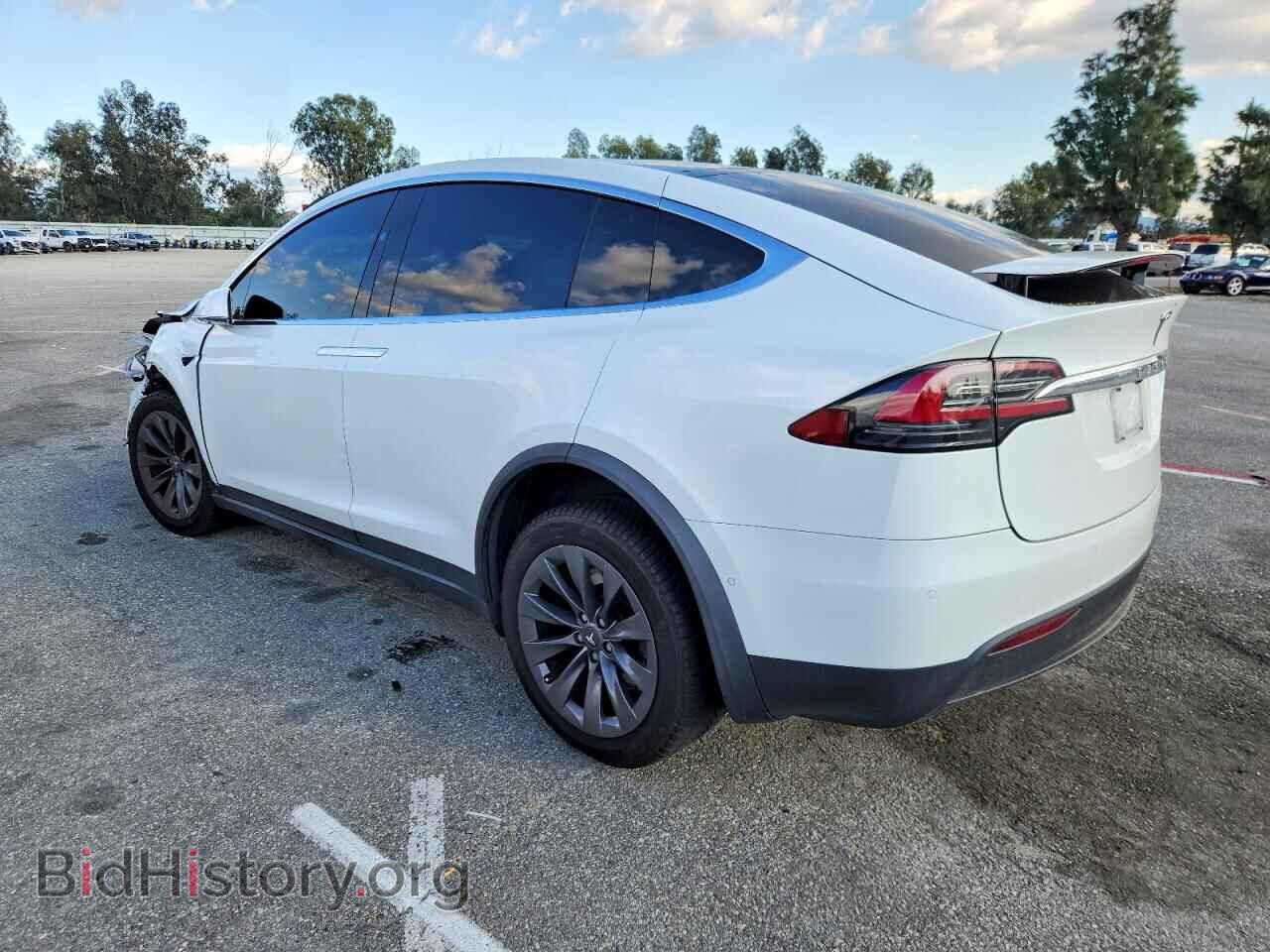 2018 TESLA MODEL X - VIN: 5YJXCAE24JF090181 - Фото 2