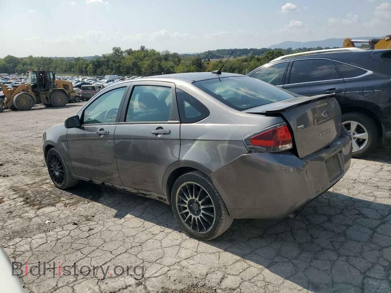 2010 FORD FOCUS - VIN: 1FAHP3GN9AW252139 - Photo 2