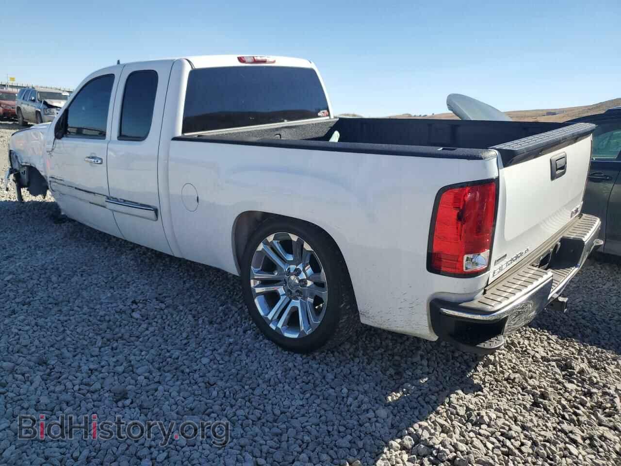 2011 GMC SIERRA - VIN: 1GTR2VE39BZ308395 - Фото 2
