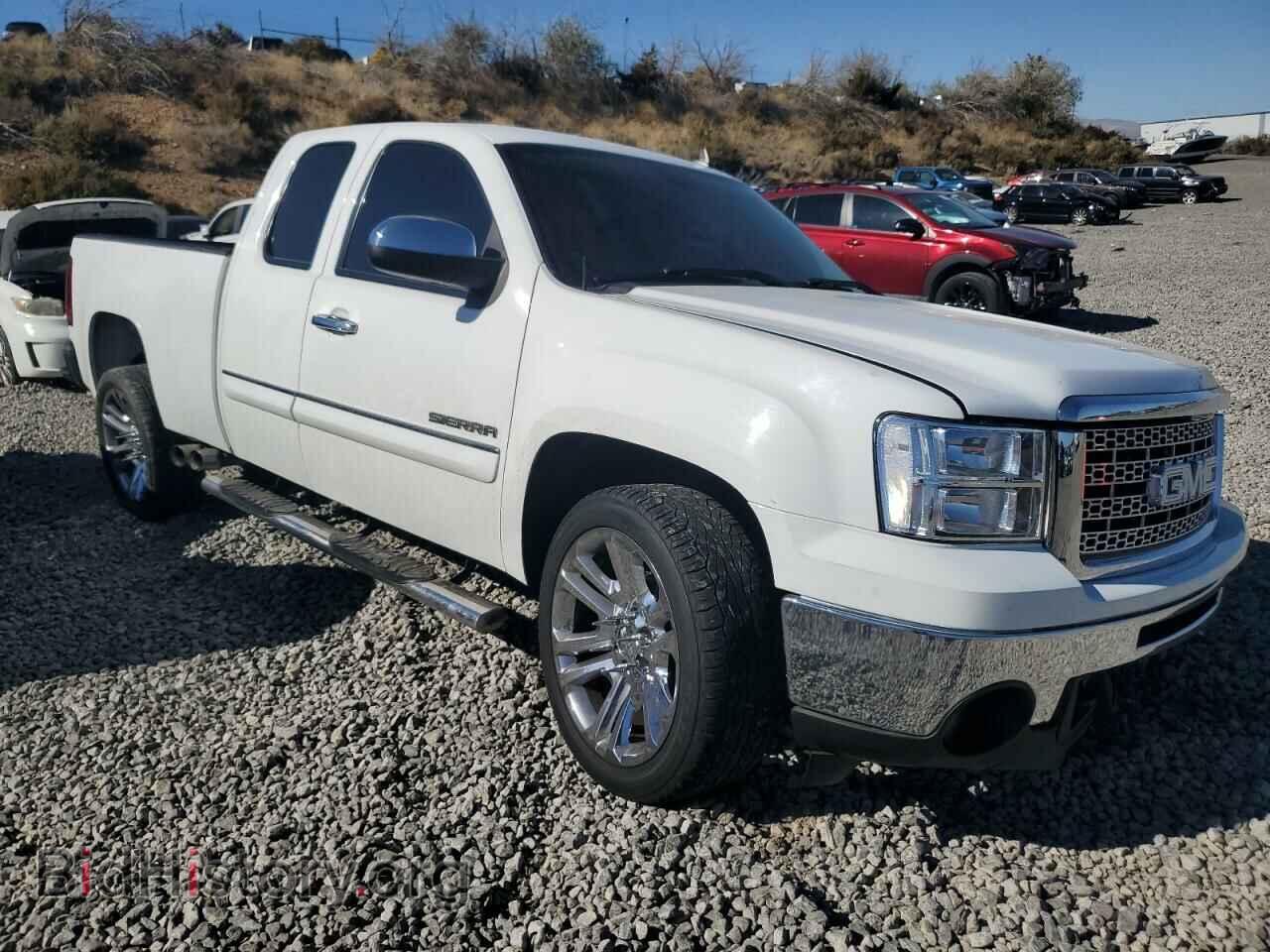 2011 GMC SIERRA - VIN: 1GTR2VE39BZ308395 - Фото 4