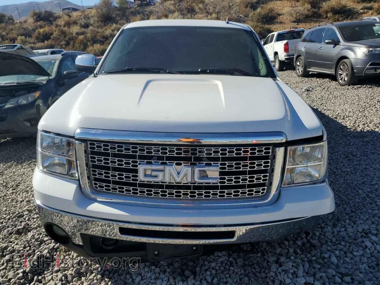 2011 GMC SIERRA - VIN: 1GTR2VE39BZ308395 - Фото 5