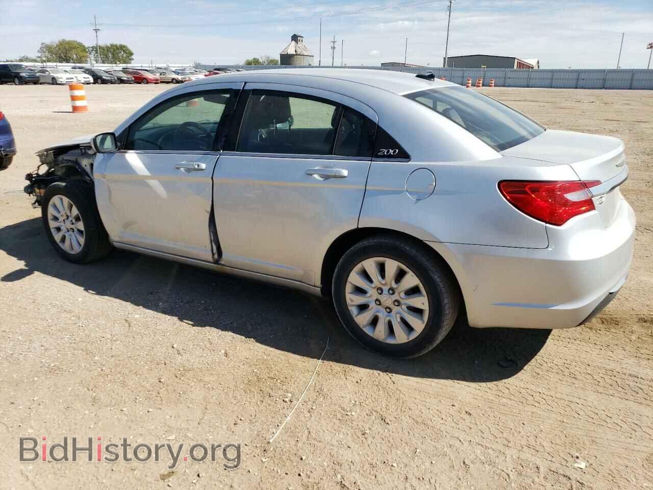 2012 CHRYSLER 200 - VIN: 1C3CCBAB2CN268401 - Фото 2