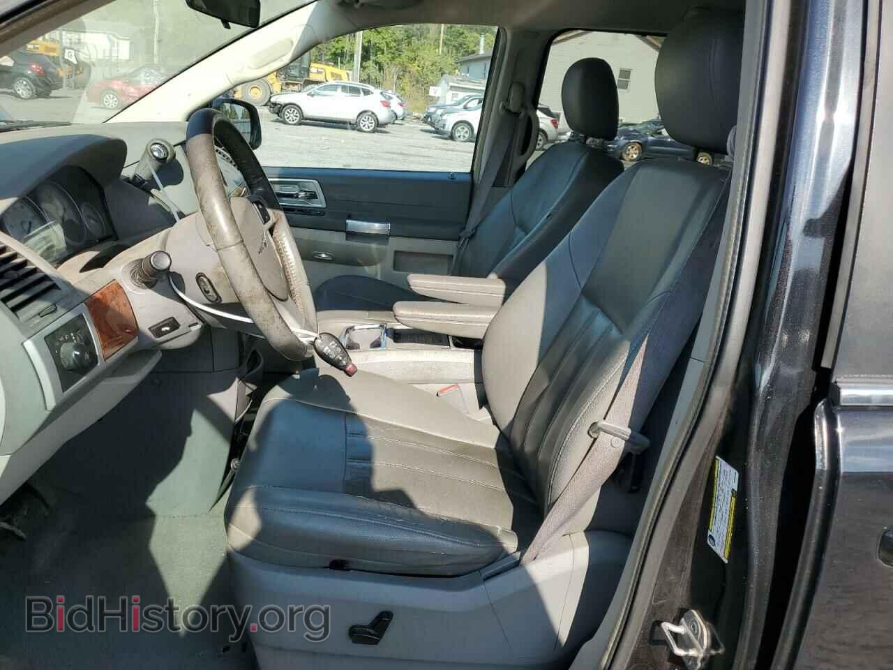 2008 CHRYSLER MINIVAN - VIN: 2A8HR54P78R699389 - Фото 7