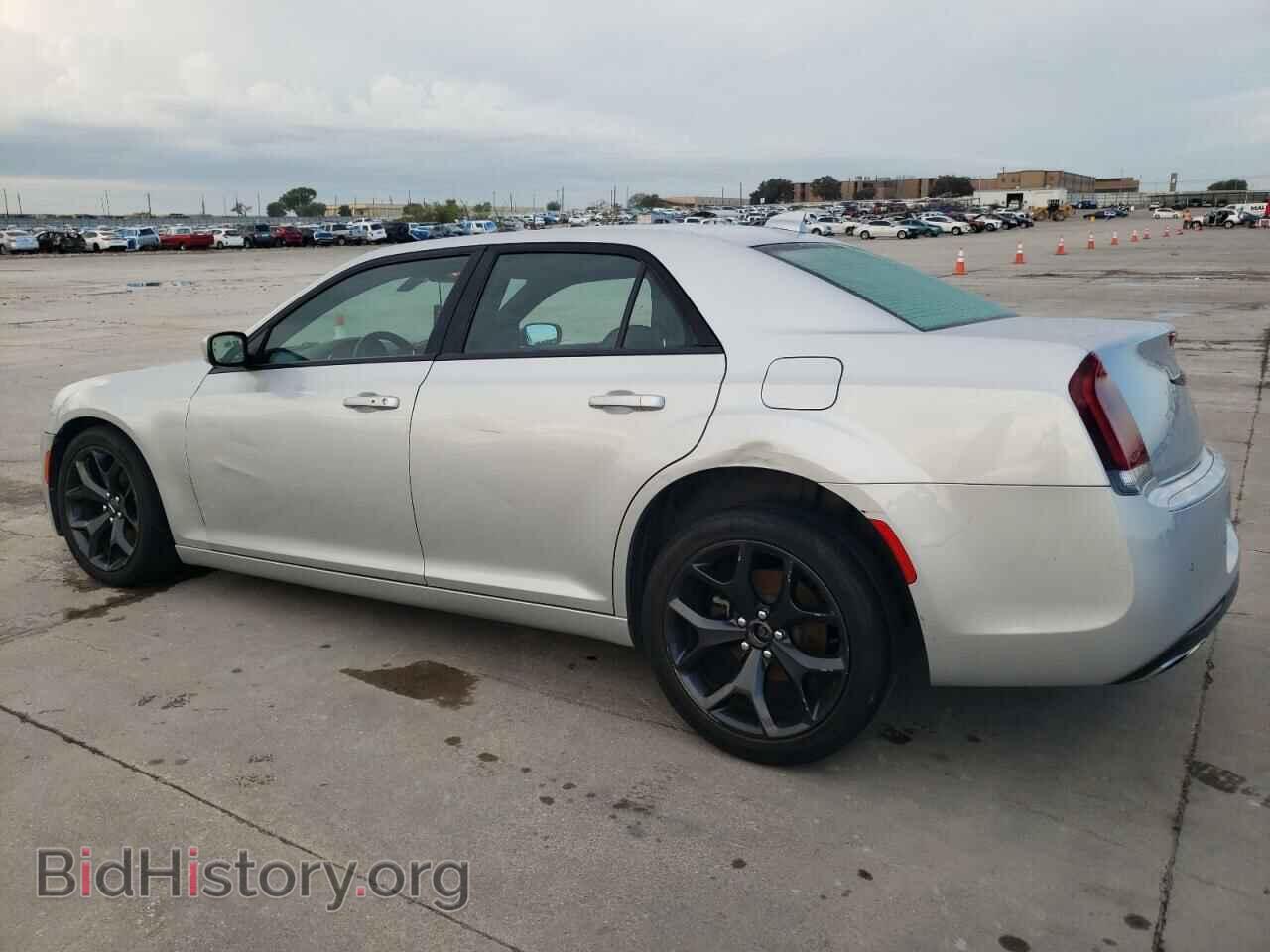 2021 CHRYSLER 300 - VIN: 2C3CCABG3MH524043 - Фото 2