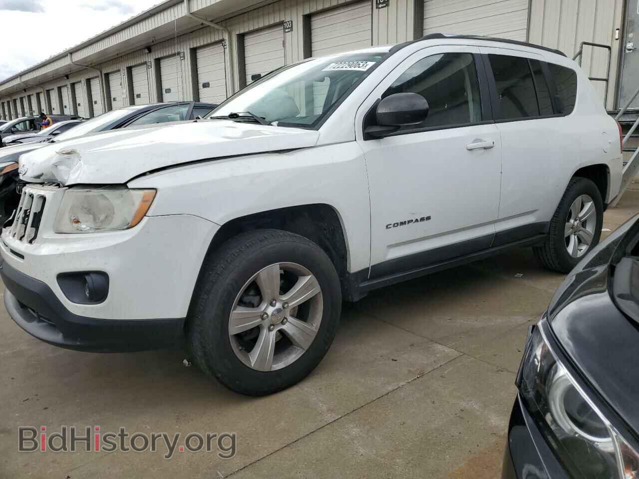 Photo 1J4NT1FB2BD228275 - JEEP COMPASS 2011