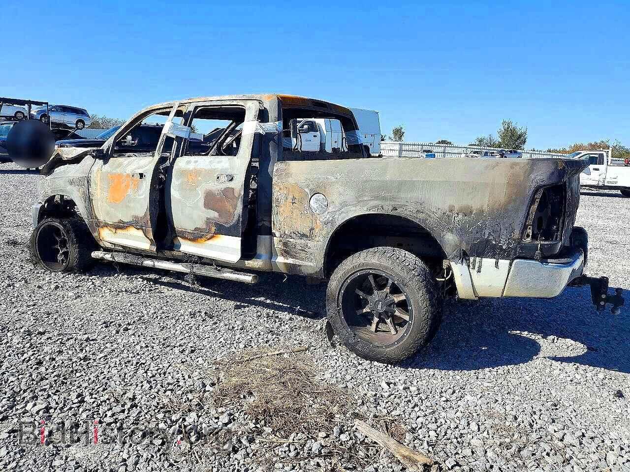 2015 RAM 2500 - VIN: 3C6UR5FL8FG623769 - Фото 2
