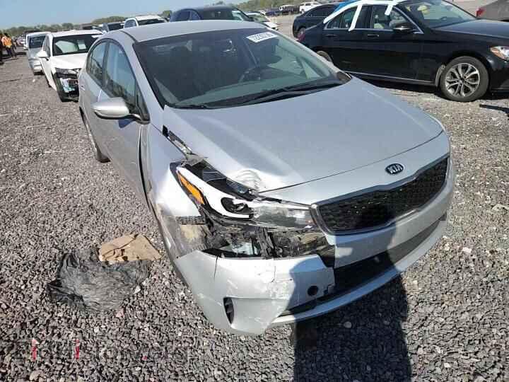 2017 KIA FORTE - VIN: 3KPFK4A72HE045404 - Photo 13