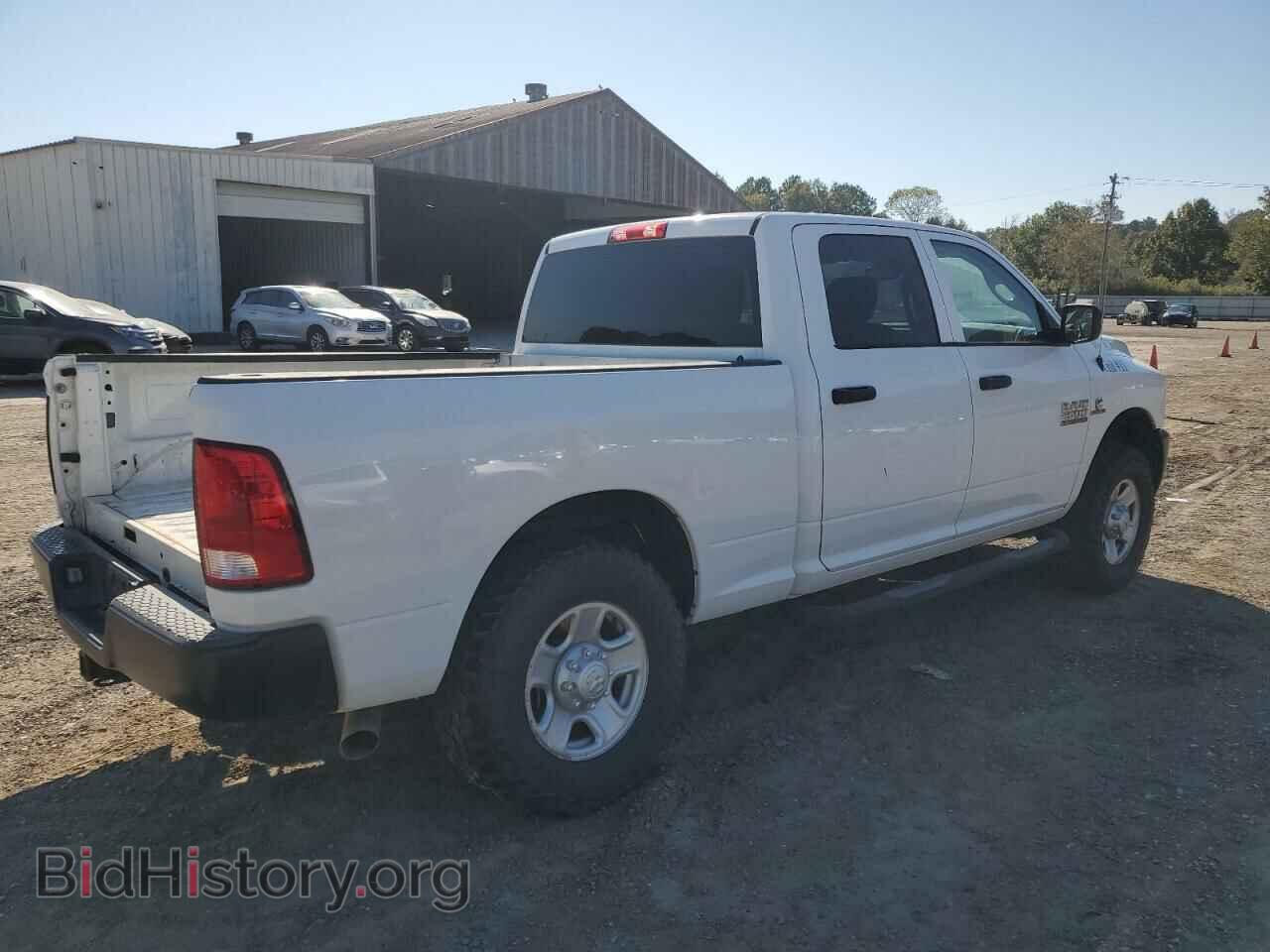 2018 RAM All Models - VIN: 3C6UR5CL3JG283797 - Фото 3