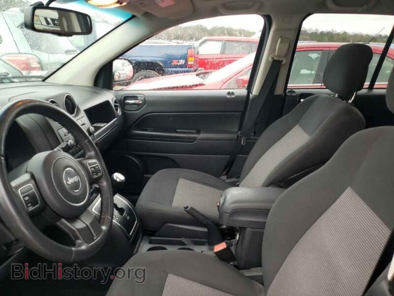 2011 Jeep COMPASS (VIN 1J4NF1FB1BD219137) — photo 7 of 13