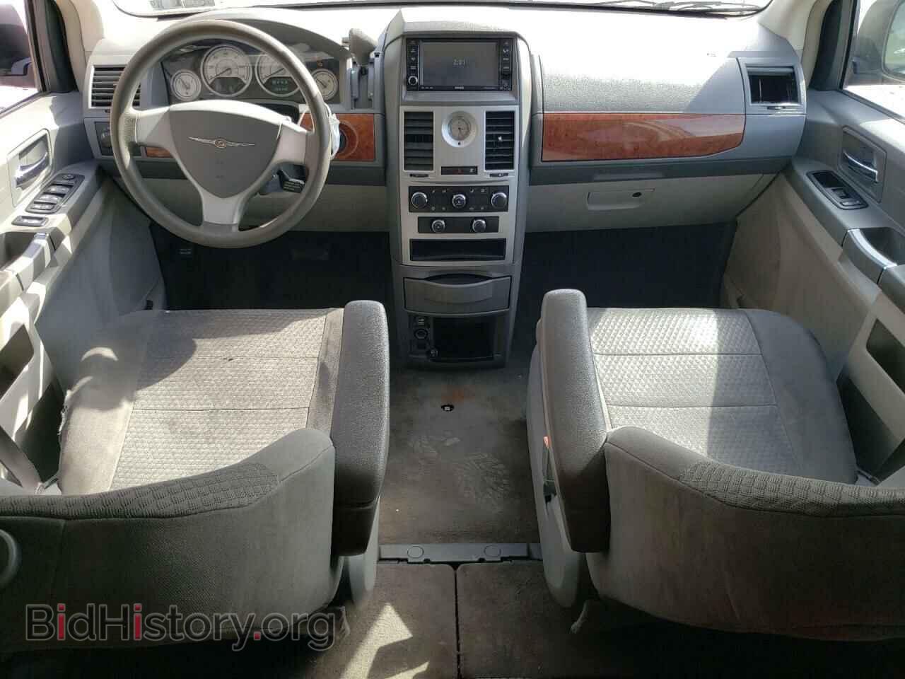 2009 CHRYSLER MINIVAN - VIN: 2A8HR44E49R574389 - Фото 8