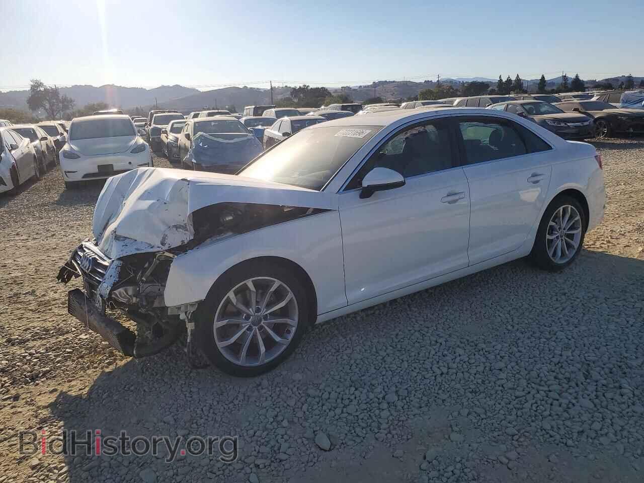 Photo WAUGMAF43KA023513 - AUDI A4 2019