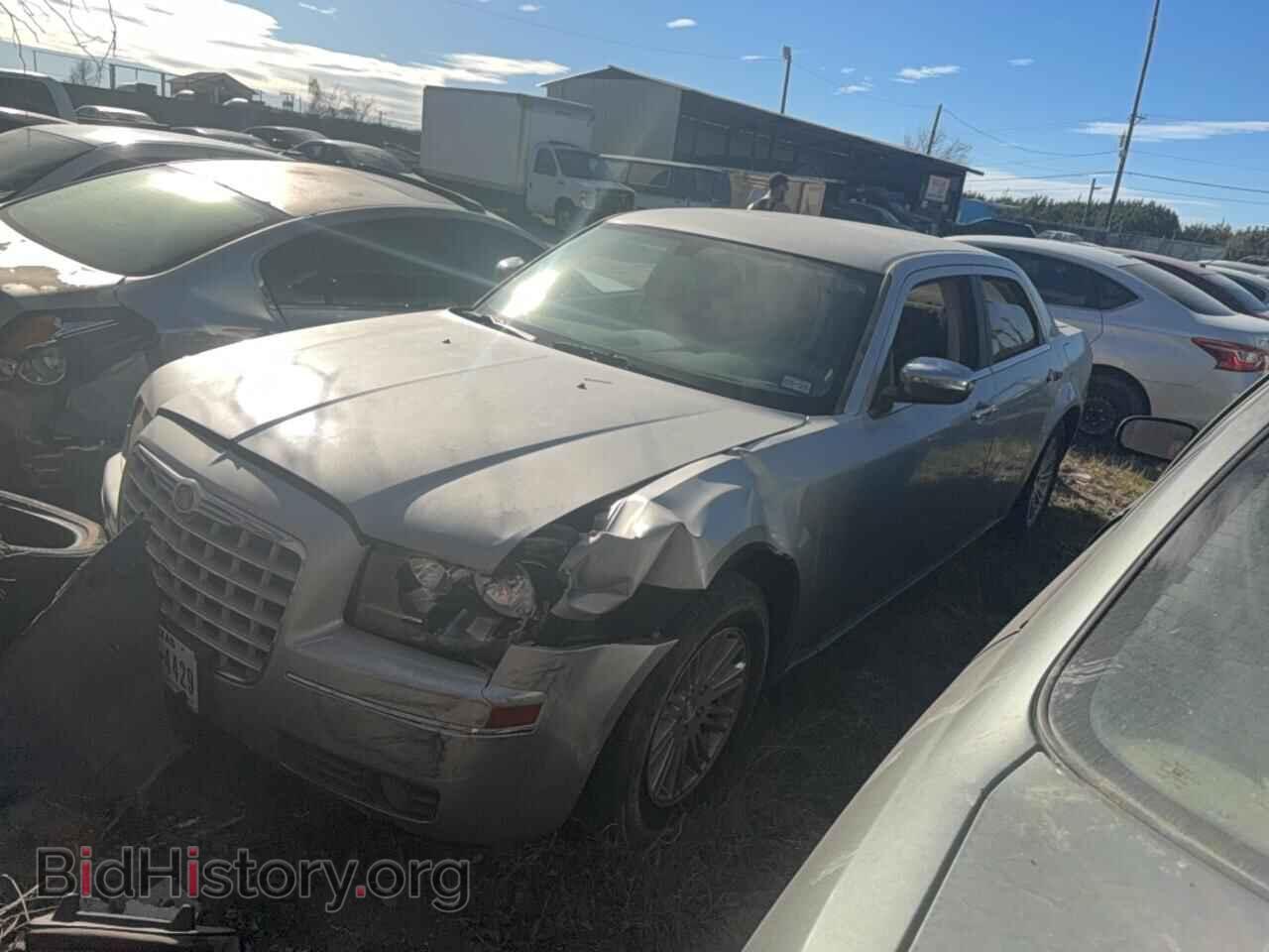 2010 CHRYSLER 300 - VIN: 2C3CA4CD5AH164913 - Фото 2