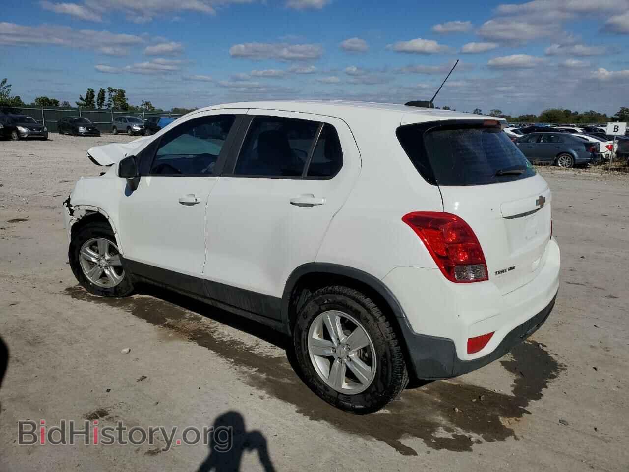 2018 CHEVROLET TRAX - VIN: 3GNCJNSB0JL349211 - Фото 2