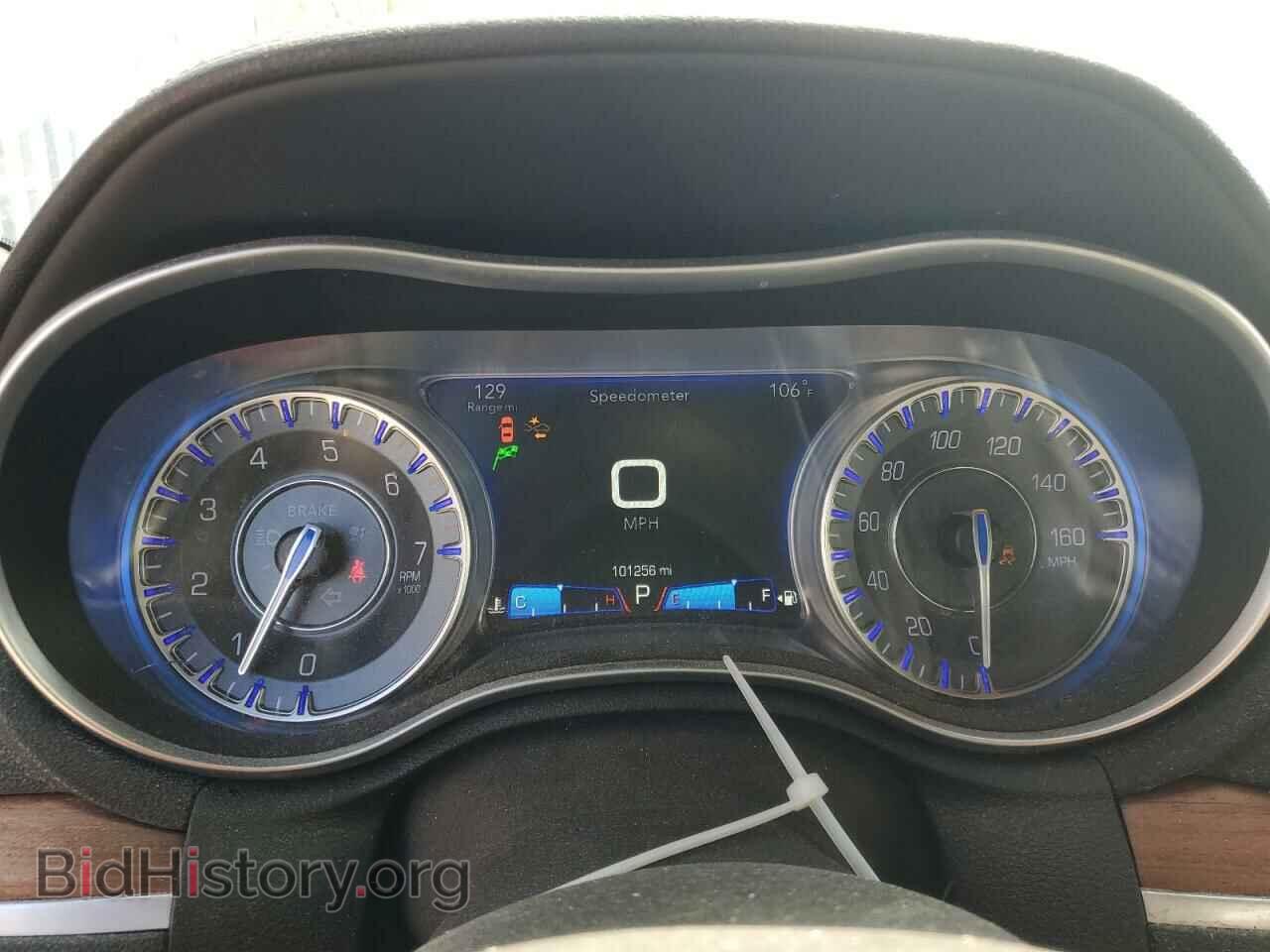 2016 CHRYSLER 300 - VIN: 2C3CCAPT0GH164238 - Фото 9