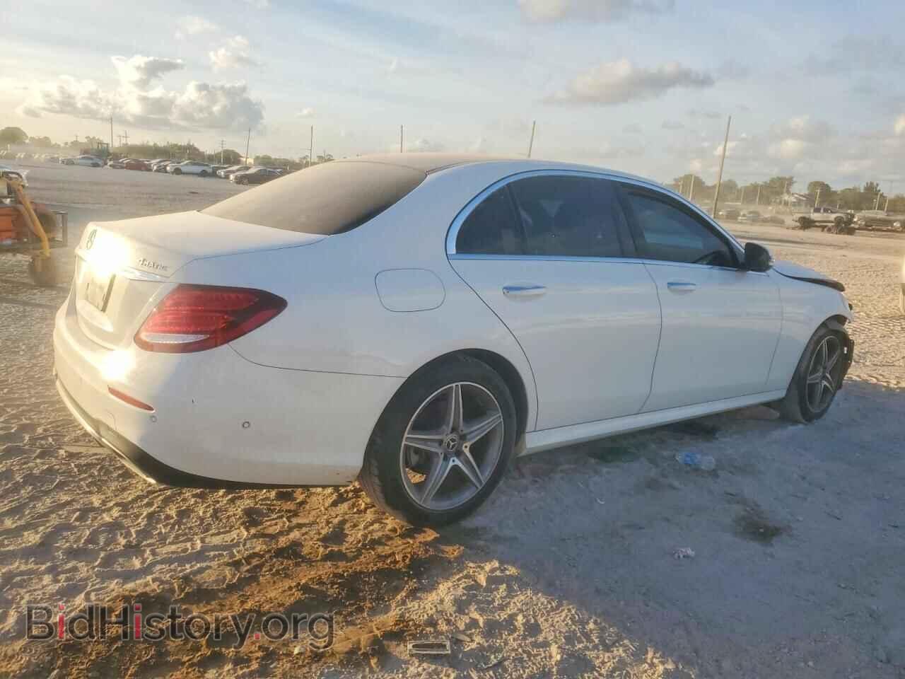 2018 MERCEDES-BENZ E-CLASS - VIN: WDDZF4KB9JA375236 - Фото 3
