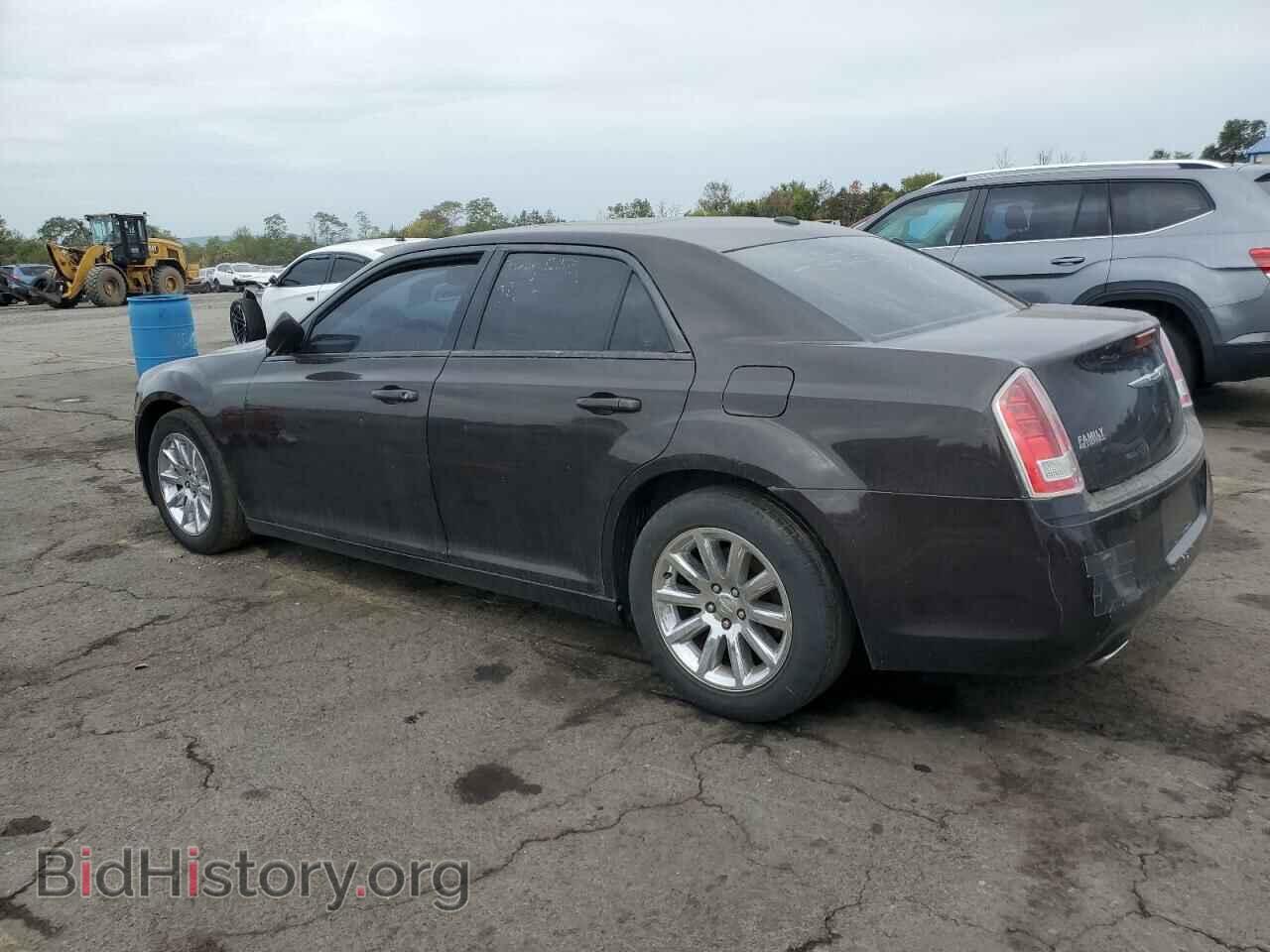 2013 CHRYSLER 300 - VIN: 2C3CCAAG1DH565692 - Фото 2