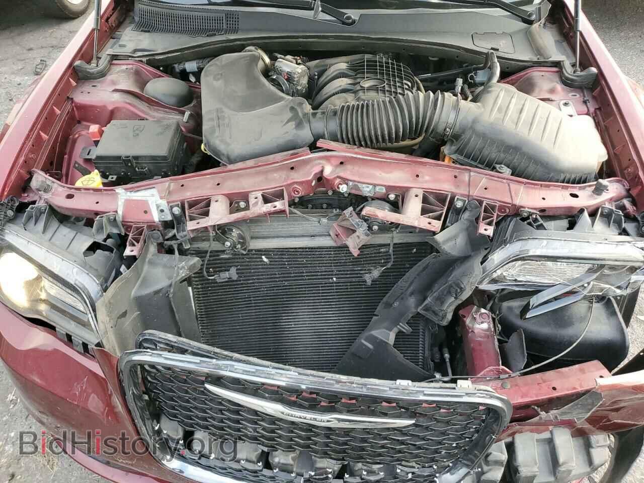 2019 CHRYSLER 300 - VIN: 2C3CCAAG4KH733287 - Фото 11