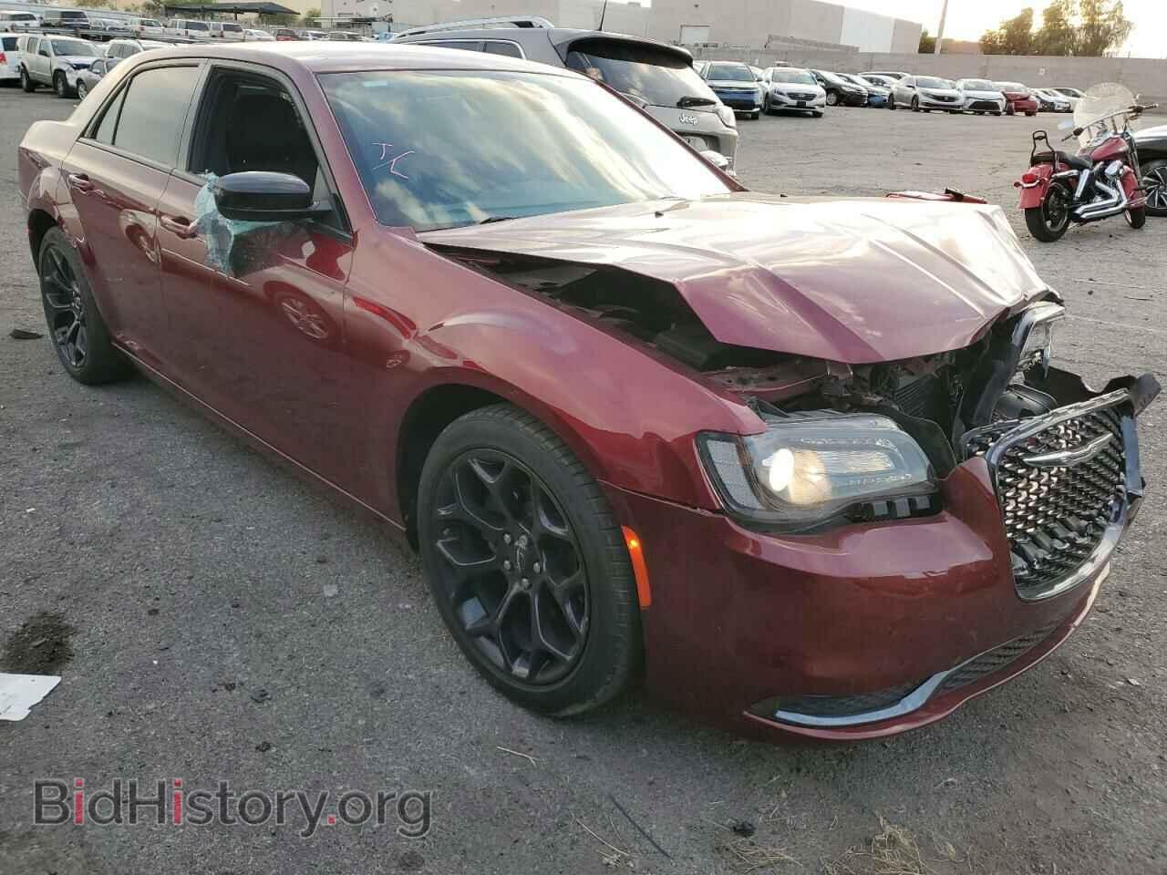 2019 CHRYSLER 300 - VIN: 2C3CCAAG4KH733287 - Фото 4