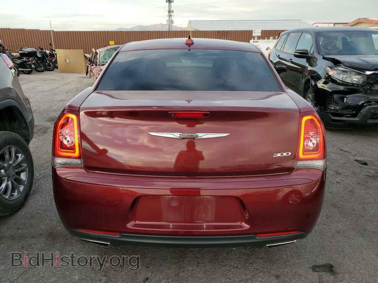 2019 CHRYSLER 300 - VIN: 2C3CCAAG4KH733287 - Фото 6