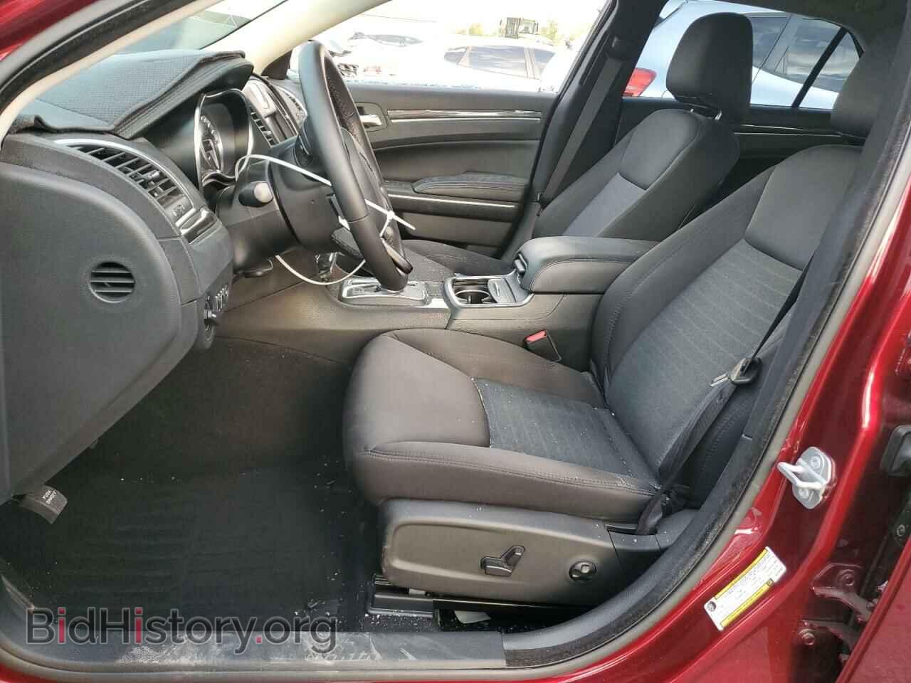 2019 CHRYSLER 300 - VIN: 2C3CCAAG4KH733287 - Фото 7