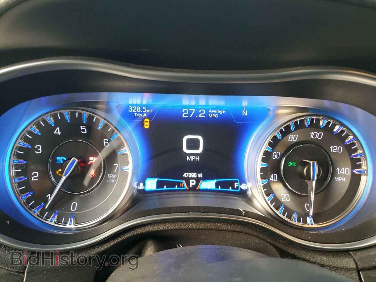 2019 CHRYSLER 300 - VIN: 2C3CCAAG4KH733287 - Фото 9