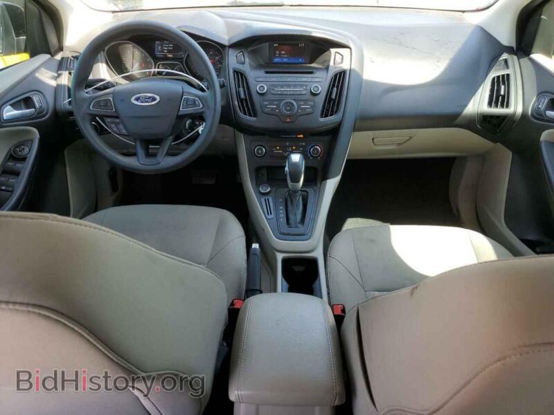 2016 Ford FOCUS (VIN 1FADP3K28GL380300) — фото 8 из 12