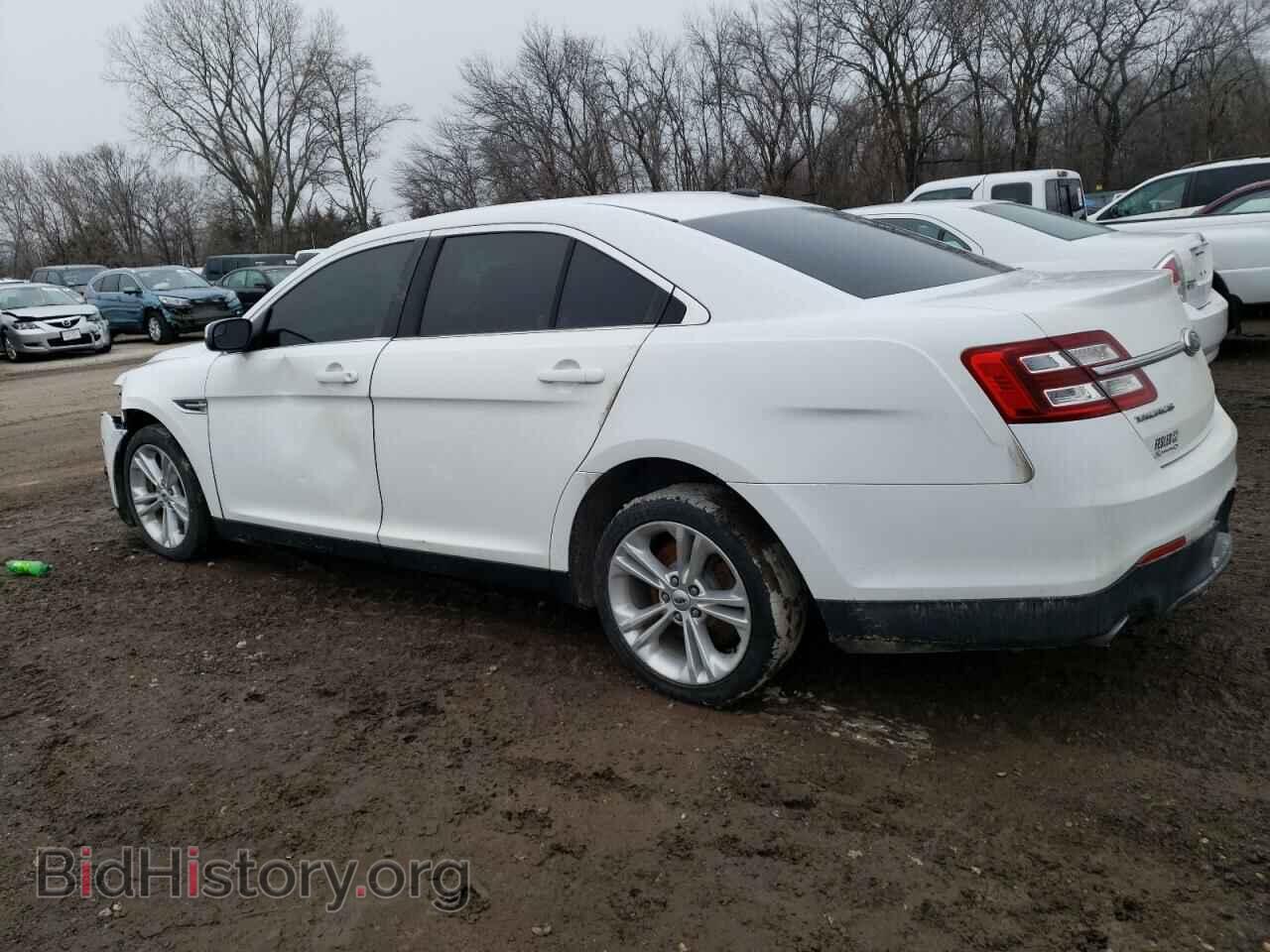 2013 FORD TAURUS - VIN: 1FAHP2E8XDG105043 - Фото 2