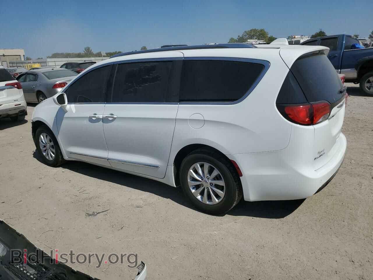 2018 CHRYSLER PACIFICA - VIN: 2C4RC1BG3JR278932 - Фото 2