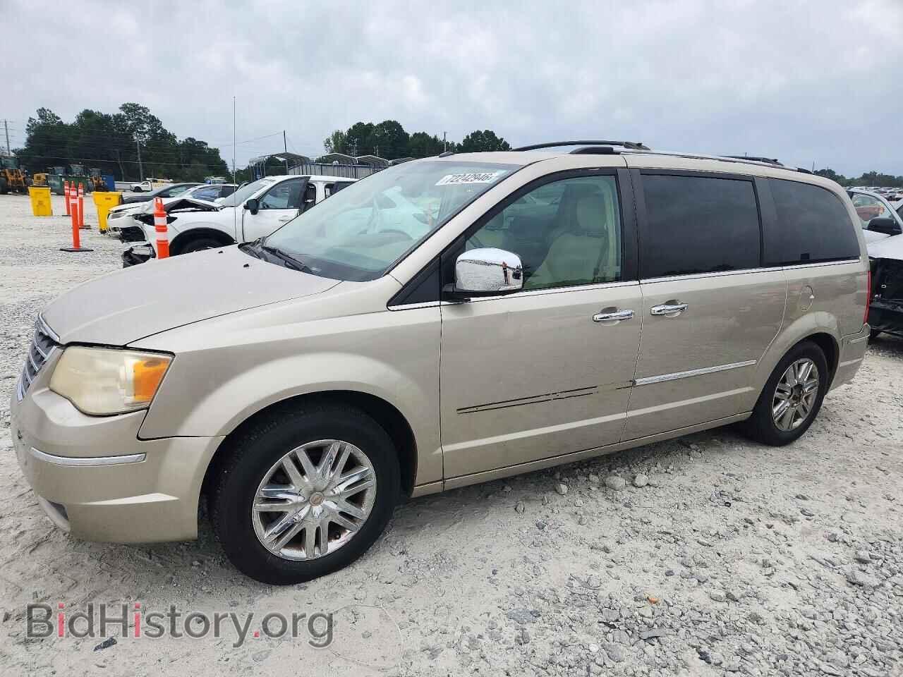 2008 Chrysler MINIVAN Limited (VIN 2A8HR64X88R607101) — фото 1 из 13, Copart, повреждение: мелкие вмятины и царапины